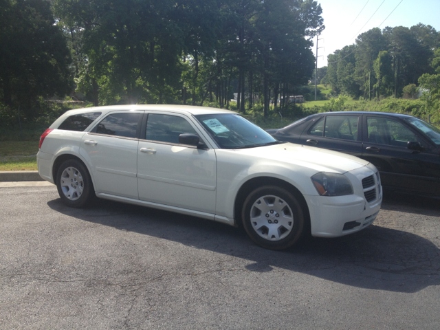 Dodge Magnum 2005 photo 1