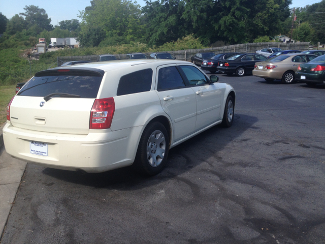 Dodge Magnum 2005 photo 3
