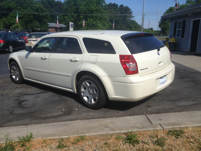 Dodge Magnum 2005 photo 4