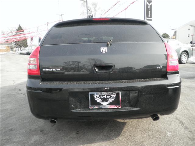 Dodge Magnum 2005 photo 1
