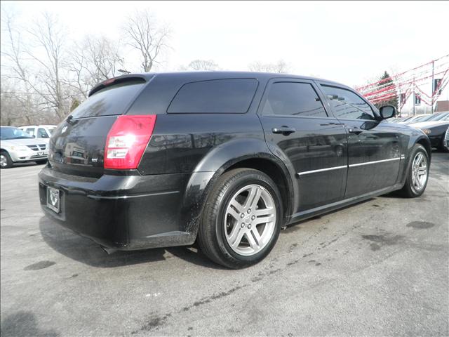 Dodge Magnum 2005 photo 2