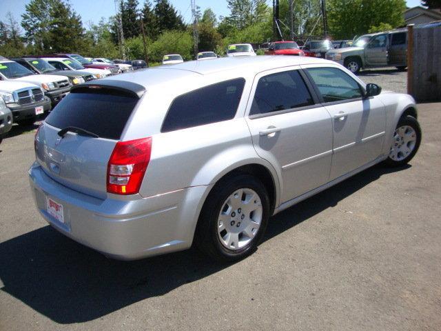 Dodge Magnum 2005 photo 1