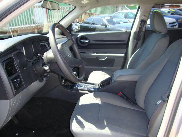 Dodge Magnum 2005 photo 2