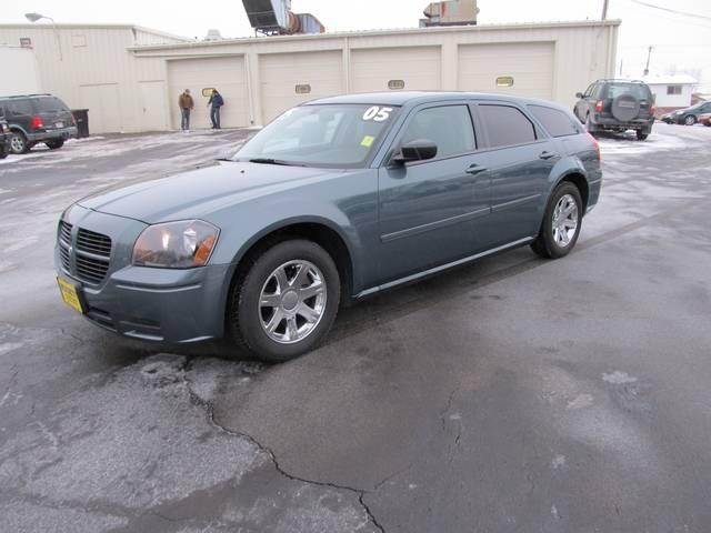 Dodge Magnum SE Unspecified