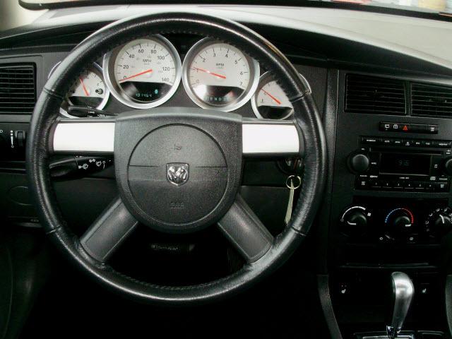 Dodge Magnum 2005 photo 2