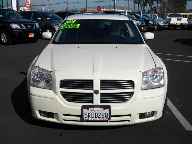 Dodge Magnum 2005 photo 2