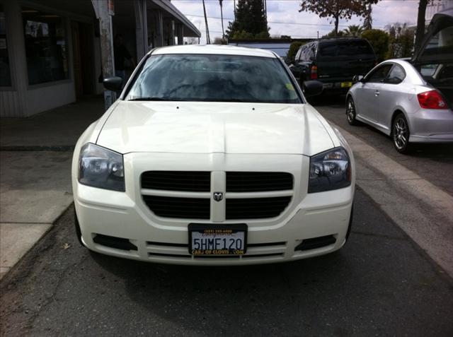 Dodge Magnum 2005 photo 2