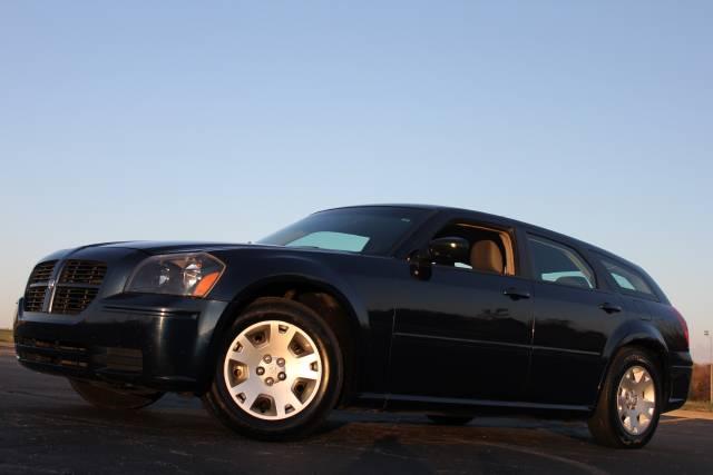 Dodge Magnum 2005 photo 2