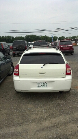 Dodge Magnum 2005 photo 2