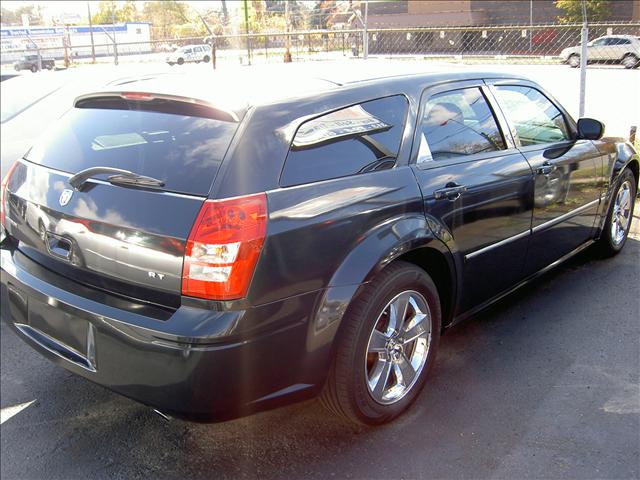 Dodge Magnum 2005 photo 2