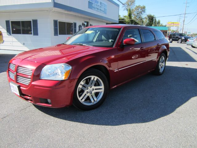 Dodge Magnum 2005 photo 2