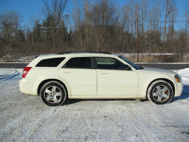 Dodge Magnum 2005 photo 2