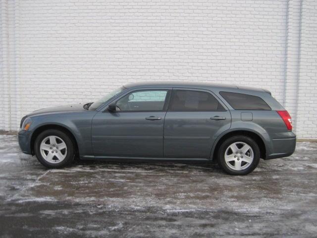 Dodge Magnum 2005 photo 1
