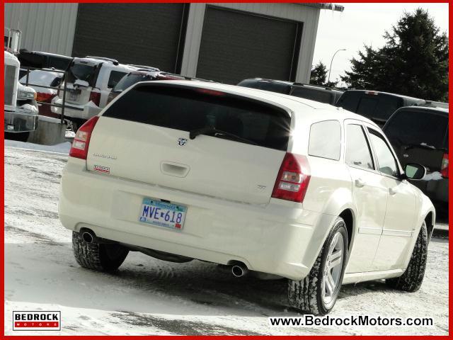 Dodge Magnum 2005 photo 2
