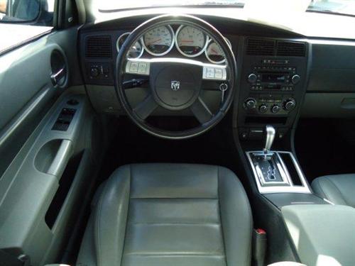 Dodge Magnum 2005 photo 2