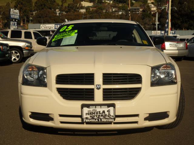 Dodge Magnum 2005 photo 1