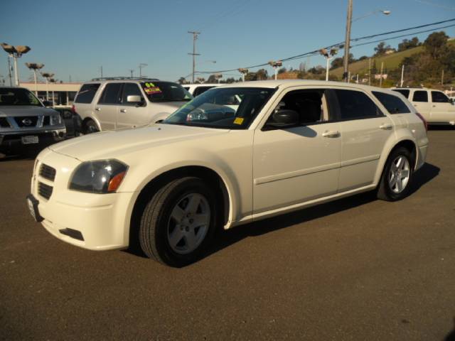 Dodge Magnum 2005 photo 2