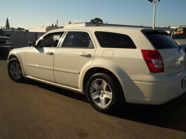 Dodge Magnum 2005 photo 3