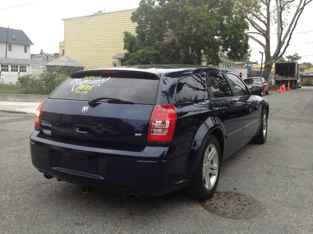 Dodge Magnum 2005 photo 2
