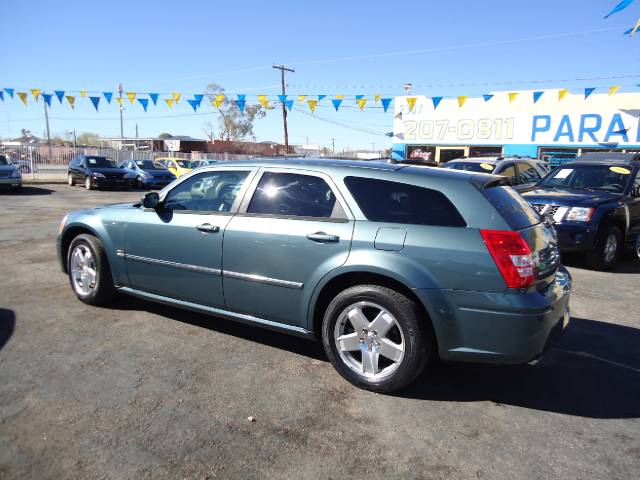 Dodge Magnum 2005 photo 2