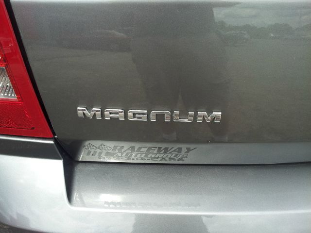 Dodge Magnum 2005 photo 9