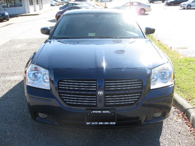 Dodge Magnum 2005 photo 1