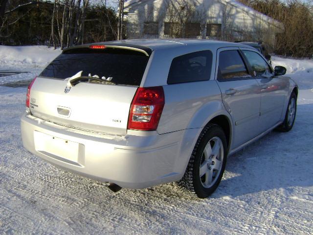 Dodge Magnum 2005 photo 2