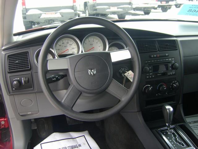 Dodge Magnum 2005 photo 2