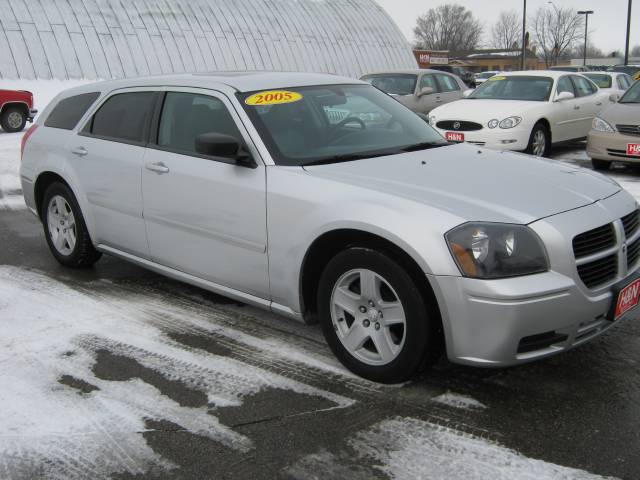 Dodge Magnum 2005 photo 2