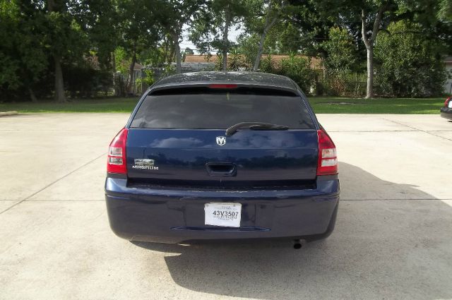 Dodge Magnum 2005 photo 1