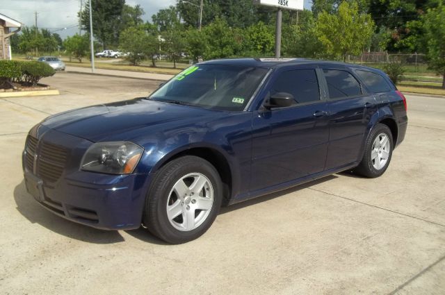 Dodge Magnum 2005 photo 2