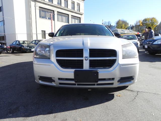 Dodge Magnum 2005 photo 2