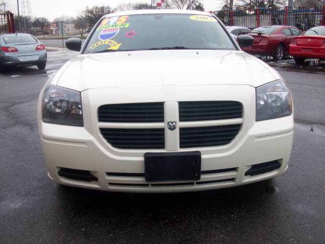Dodge Magnum 2005 photo 1
