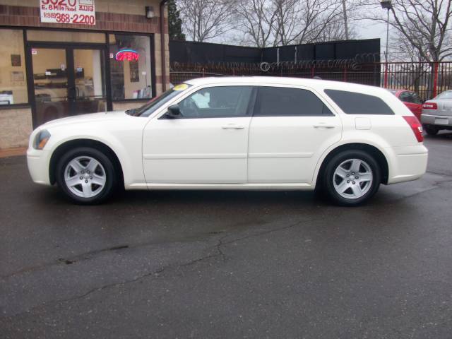 Dodge Magnum 2005 photo 2