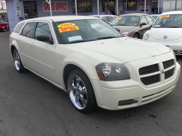 Dodge Magnum 2005 photo 2