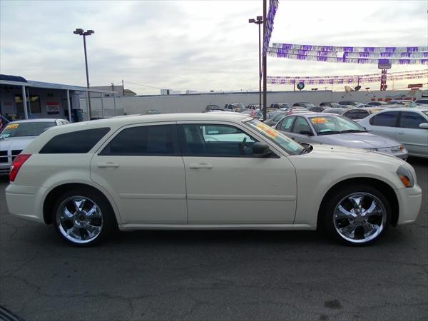 Dodge Magnum 2005 photo 3