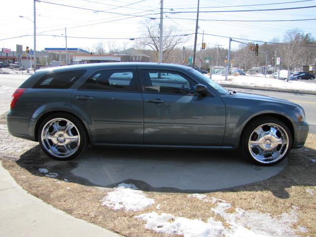 Dodge Magnum 2005 photo 2