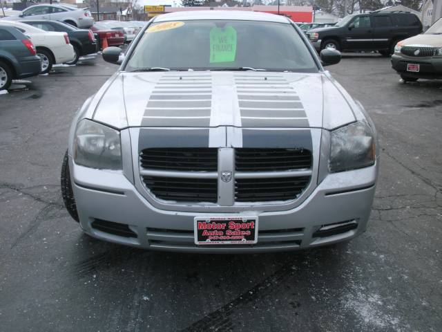 Dodge Magnum 2005 photo 1