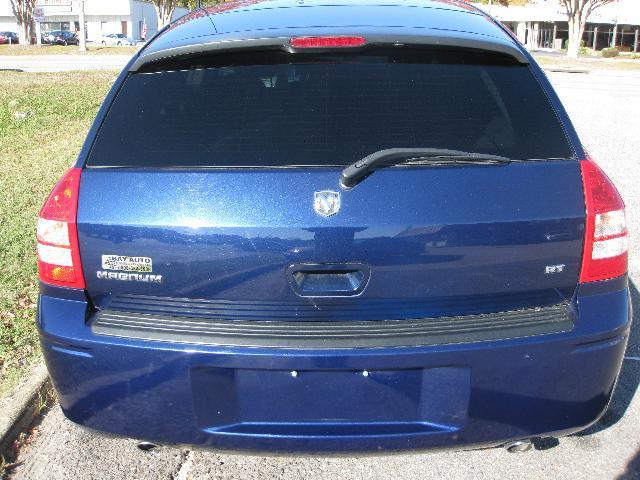 Dodge Magnum 2005 photo 2
