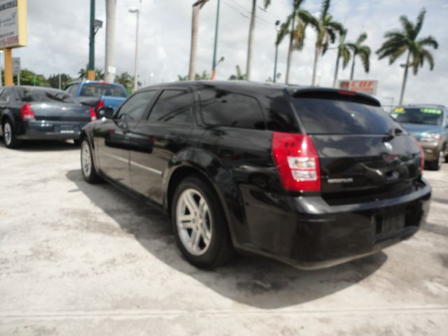 Dodge Magnum 2005 photo 1