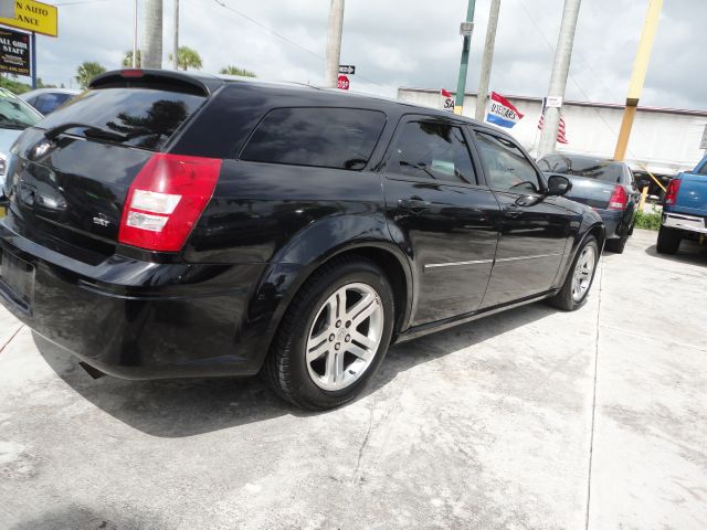 Dodge Magnum 2005 photo 2