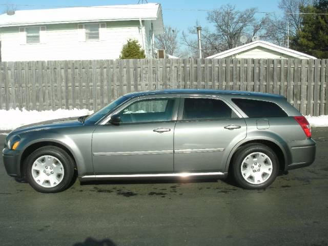 Dodge Magnum 2005 photo 1
