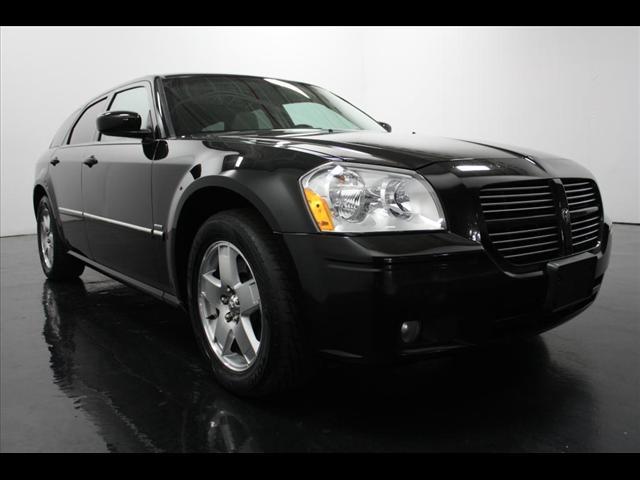 Dodge Magnum 2005 photo 1