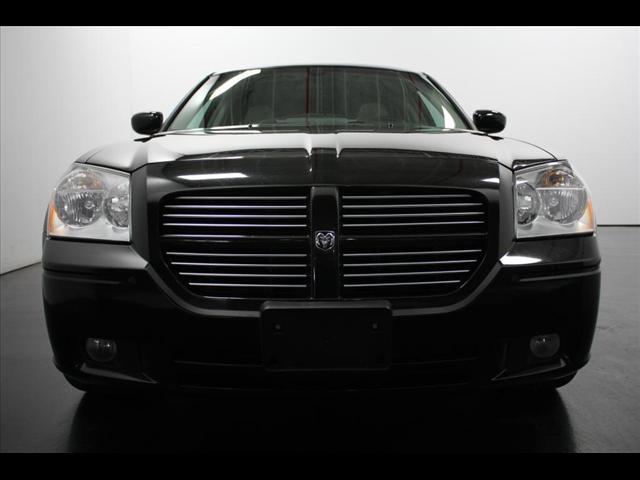 Dodge Magnum 2005 photo 2