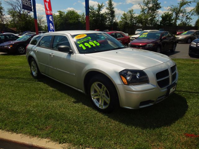 Dodge Magnum 2005 photo 1