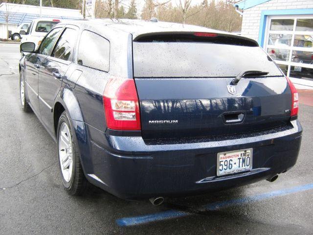 Dodge Magnum 2005 photo 2
