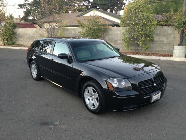 Dodge Magnum 2005 photo 1