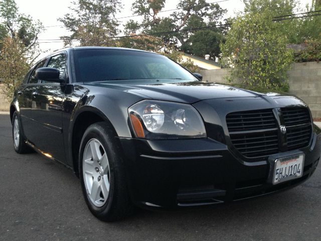 Dodge Magnum 2005 photo 2