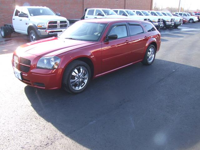 Dodge Magnum 2005 photo 1