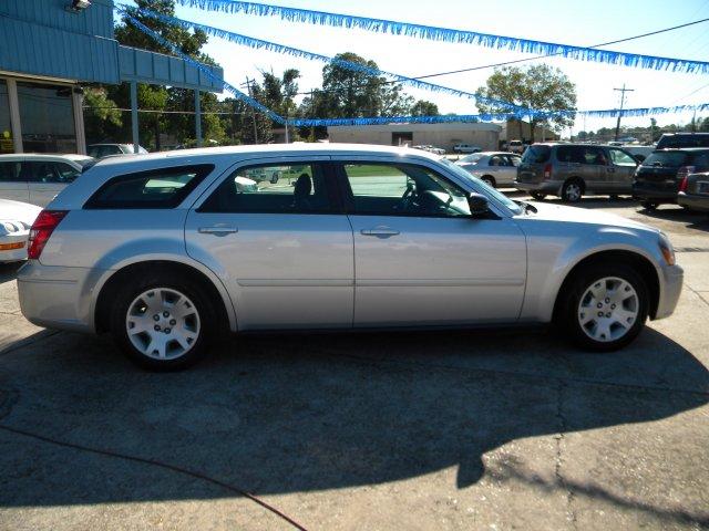 Dodge Magnum 2005 photo 2